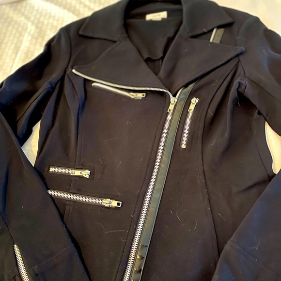 Black Cache jacket - Picture 3 of 4